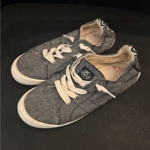 Roxy Women's Bayshore III Slip-On Sneakers used Size 8